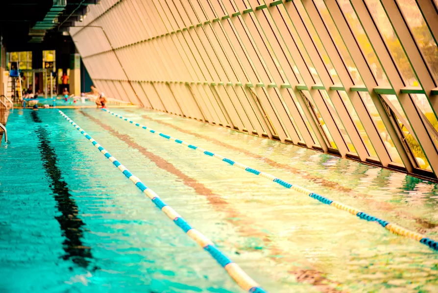三门峡成人混凝土钢结构游泳池项目